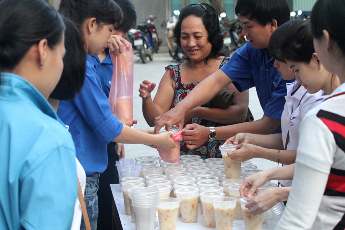 “Bếp cháo yêu thương” – Thanh niên Bidiphar tình nguyện vì cuộc sống cộng đồng