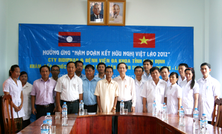 Bidiphar khám và cấp thuốc miễn phí cho nhân dân huyện Thà Tèng, tỉnh Sê Kông, nước Cộng hòa Dân chủ Nhân dân Lào