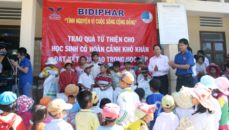 Bidiphar thực hiện chương trình “Tình nguyện vì cuộc sống cộng đồng”