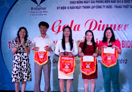 Bidiphar tổ chức các hoạt động chào mừng 30/4 - 1/5 và kỷ niệm 18 năm ngày thành lập công ty