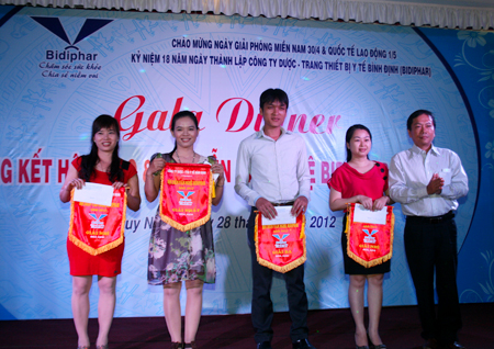Bidiphar tổ chức các hoạt động chào mừng 30/4 - 1/5 và kỷ niệm 18 năm ngày thành lập công ty