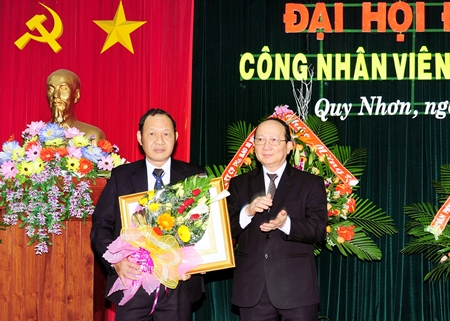 Bidiphar tổ chức Đại hội Đại biểu Công nhân Viên chức năm 2013 và Lễ trao tặng Huân chương Lao động của Chủ tịch Nước và Bằng khen của Thủ tướng Chính phủ.