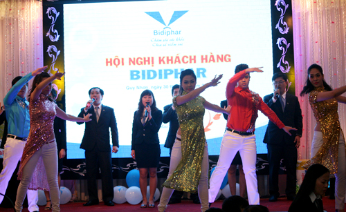 Bidiphar tổ chức Hội nghị khách hàng khối điều trị năm 2013 tại Bình Định