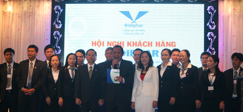 Bidiphar tổ chức Hội nghị khách hàng khối điều trị năm 2013 tại Bình Định