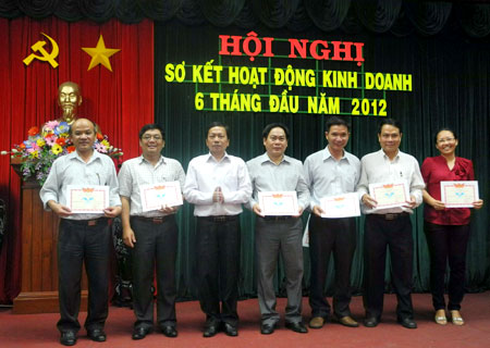 Bidiphar tổ chức hội nghị sơ kết hoạt động kinh doanh 6 tháng đầu năm và triển khai nhiệm vụ 6 tháng cuối năm 2012