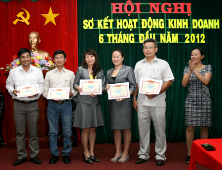 Bidiphar tổ chức hội nghị sơ kết hoạt động kinh doanh 6 tháng đầu năm và triển khai nhiệm vụ 6 tháng cuối năm 2012