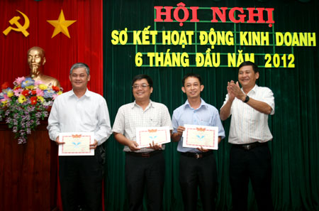 Bidiphar tổ chức hội nghị sơ kết hoạt động kinh doanh 6 tháng đầu năm và triển khai nhiệm vụ 6 tháng cuối năm 2012