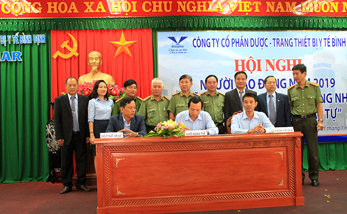 Bidiphar: Tổ chức thành công Hội nghị người lao động năm 2019 và Lễ ra mắt Tổ công nhân tự quản về an ninh trật tự