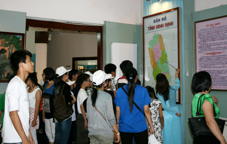 Bidiphar tuyên dương các cháu học sinh giỏi, tiêu biểu năm học 2011-2012