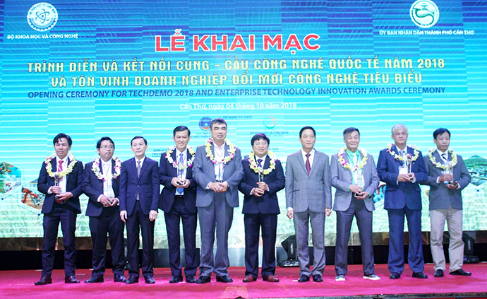 Bộ KH&CN trao tặng danh hiệu “DN đổi mới công nghệ tiêu biểu” năm 2018
