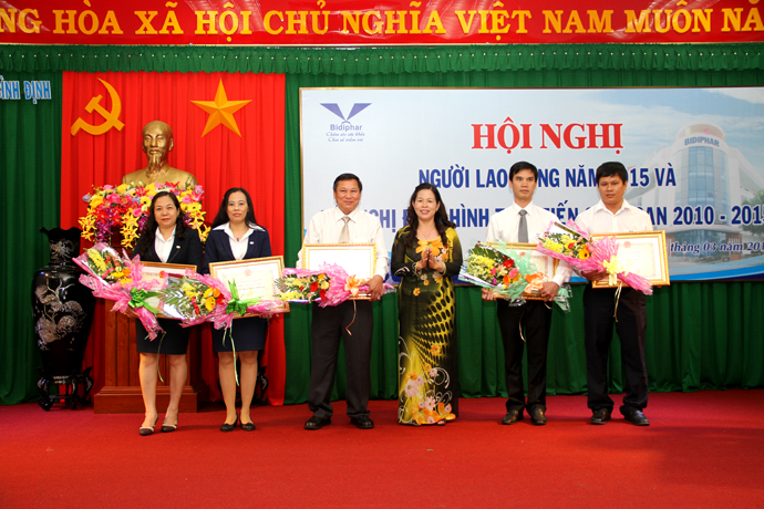 Công ty Cổ phần Dược - Trang Thiết bị y tế Bình Định (Bidiphar) tổ chức Hội nghị người lao động năm 2015 và Hội nghị điển hình tiên tiến giai đoạn 2010-2015.