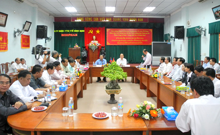 Đoàn cán bộ cấp cao tỉnh Chăm-pa-sắc, nước CHDCND Lào đến thăm và làm việc tại công ty Bidiphar