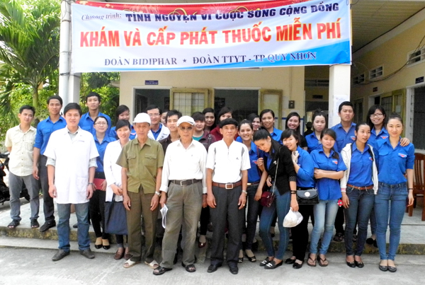 Đoàn cơ sở Bidiphar thực hiện chương trình “Tình nguyện vì cuộc sống cộng đồng”