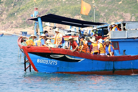 Đoàn cơ sở Bidiphar tổ chức nhiều hoạt động thiết thực chào mừng ngày thành lập Đoàn TNCS Hồ Chí Minh. Bí thư Đoàn thanh niên Bidiphar nhận giải thưởng 26.3