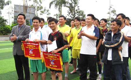 Giải bóng đá BIDIPHAR mừng xuân 2011