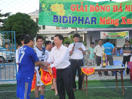 Giải bóng đá mini “Bidiphar mừng Xuân Quý Tỵ - 2013”