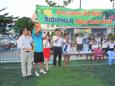 Giải bóng đá mini “Bidiphar mừng Xuân Quý Tỵ - 2013”