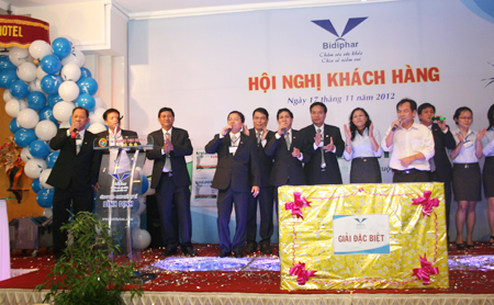 Hội nghị khách hàng Bidiphar khối Điều Trị năm 2012 tại Bình Định
