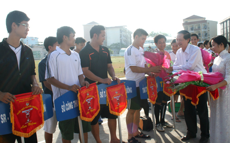 Hội thao bóng đá mini “TUỔI TRẺ TRUYỀN THỐNG – BIDIPHAR CUP” Lần thứ XII – 2012