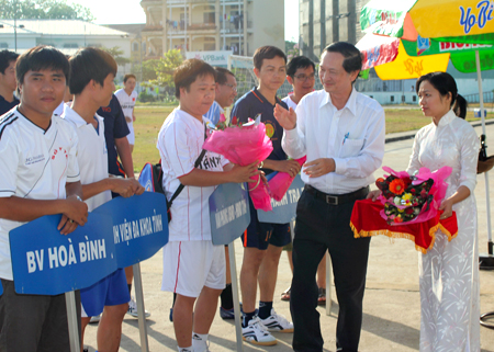 Hội thao bóng đá mini “TUỔI TRẺ TRUYỀN THỐNG – BIDIPHAR CUP” Lần thứ XII – 2012