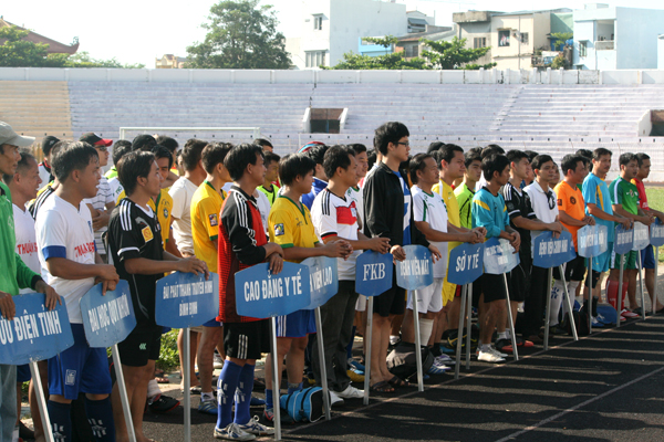 Hội thao bóng đá mini “TU chuyển đổi TRUYỀN THỐNG - BIDIPHAR CUP” Lần thứ XIV - 2014