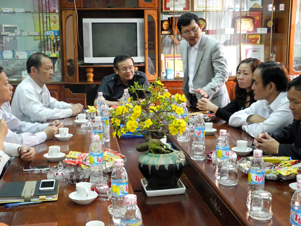 Lãnh đạo UBND tỉnh Bình Định đã đến thăm và chúc tết cán bộ, công nhân viên Công ty Dược – Trang Thiết bị y tế Bình Định (Bidiphar).