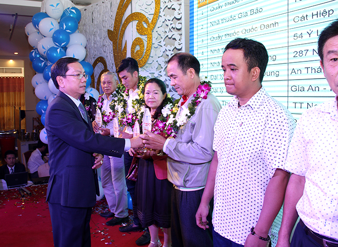 Lễ quay số mở thưởng và du lịch nghỉ dưỡng cho khách hàng khối OTC khu vực Bình Định