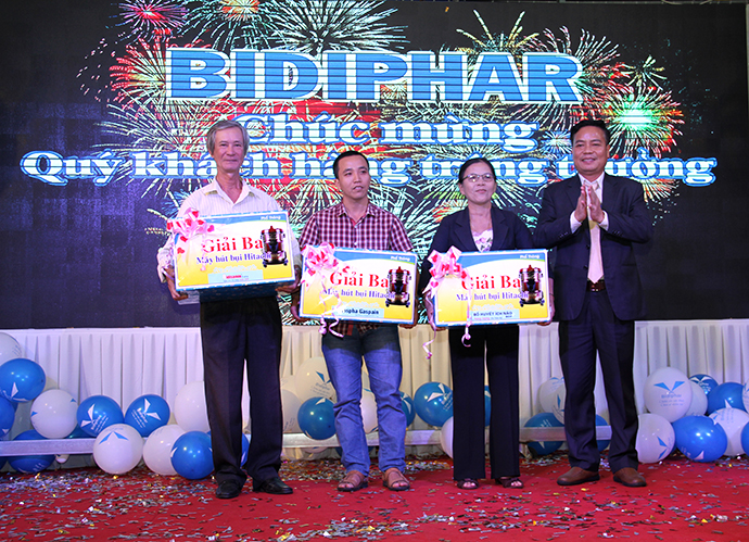 Lễ quay số mở thưởng và du lịch nghỉ dưỡng cho khách hàng khối OTC khu vực Bình Định