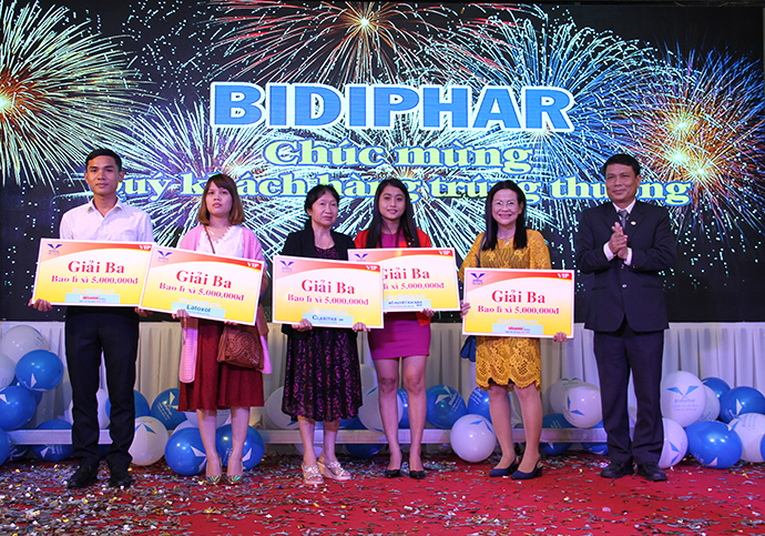 Lễ quay số mở thưởng và du lịch nghỉ dưỡng cho khách hàng khối OTC khu vực Bình Định