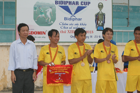 Nhãn hàng Kingdomin đồng hành cùng giải bóng đá “TUỔI TRẺ TRUYỀN THỐNG – BIDIPHAR CUP” Lần thứ XIII - 2013