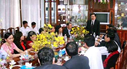 Phó chủ tịch thường trực UBND tỉnh Bình Định Hồ Quốc Dũng đã đến thăm và chúc tết cán bộ, công nhân viên Công ty Bidiphar.