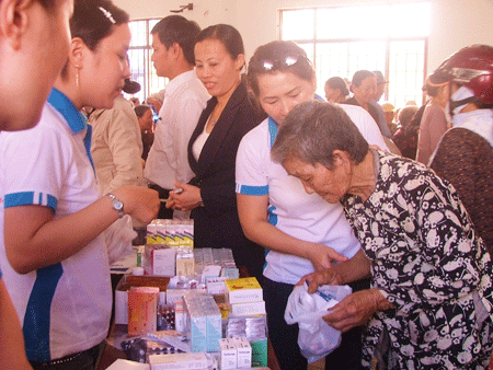 Bidiphar chia sẻ khó khăn cùng đồng bào vùng lũ