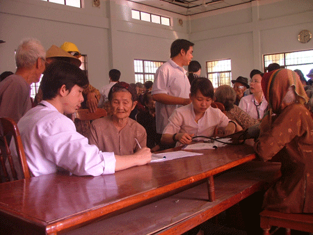 Bidiphar chia sẻ khó khăn cùng đồng bào vùng lũ