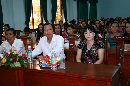 Buổi tọa đàm “Chị em với công việc và gia đình”