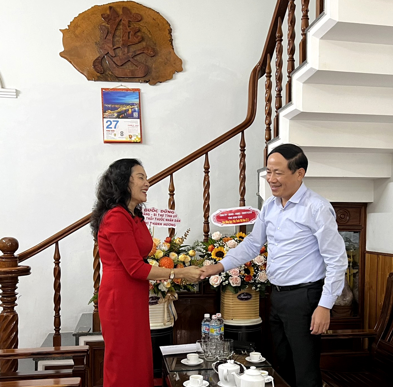 LÃNH ĐẠO TỈNH BÌNH ĐỊNH TỚI THĂM VÀ CHÚC MỪNG NGÀY THẦY THUỐC VIỆT NAM