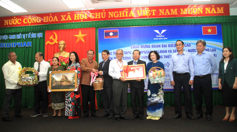 BIDIPHAR – DƯỢC BÌNH ĐỊNH VINH DỰ ĐÓN TIẾP VÀ LÀM VIỆC VỚI ĐOÀN CÔNG TÁC CẤP CAO 4 TỈNH NAM LÀO
