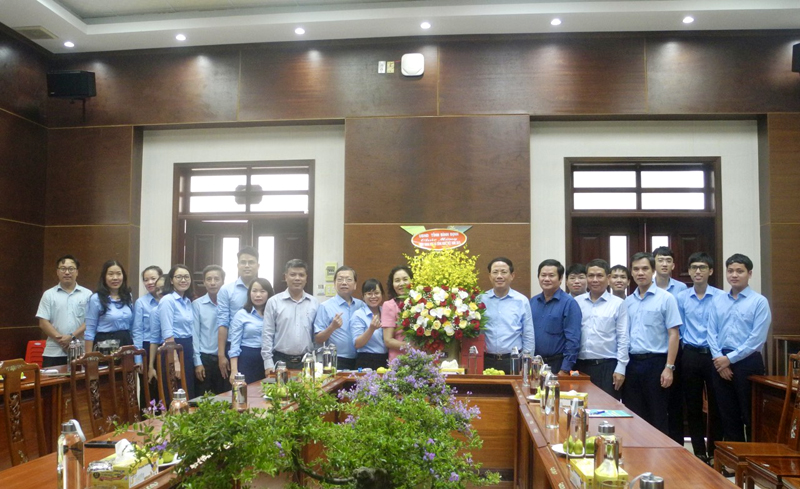 CHỦ TỊCH UBND TỈNH BÌNH ĐỊNH ĐẾN THĂM VÀ CHÚC MỪNG BIDIPHAR NHÂN NGÀY KHOA HỌC VÀ CÔNG NGHỆ VIỆT NAM