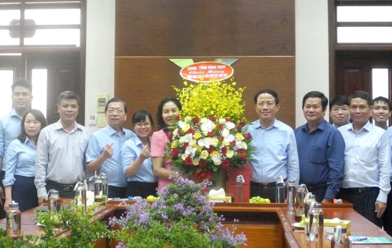 CHỦ TỊCH UBND TỈNH BÌNH ĐỊNH ĐẾN THĂM VÀ CHÚC MỪNG BIDIPHAR NHÂN NGÀY KHOA HỌC VÀ CÔNG NGHỆ VIỆT NAM
