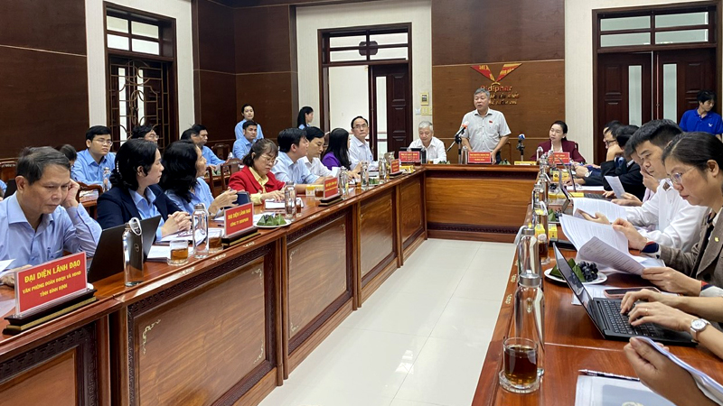 ĐOÀN CÔNG TÁC CỦA ỦY BAN XÃ HỘI - QUỐC HỘI ĐẾN THĂM VÀ LÀM VIỆC TẠI BIDIPHAR